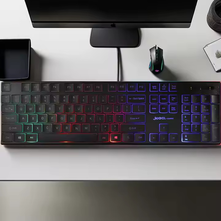 Customized 104-Keys Slim LED Light Wired Gaming Keyboard with Customized Language Versions Featuring Colorful Lighting