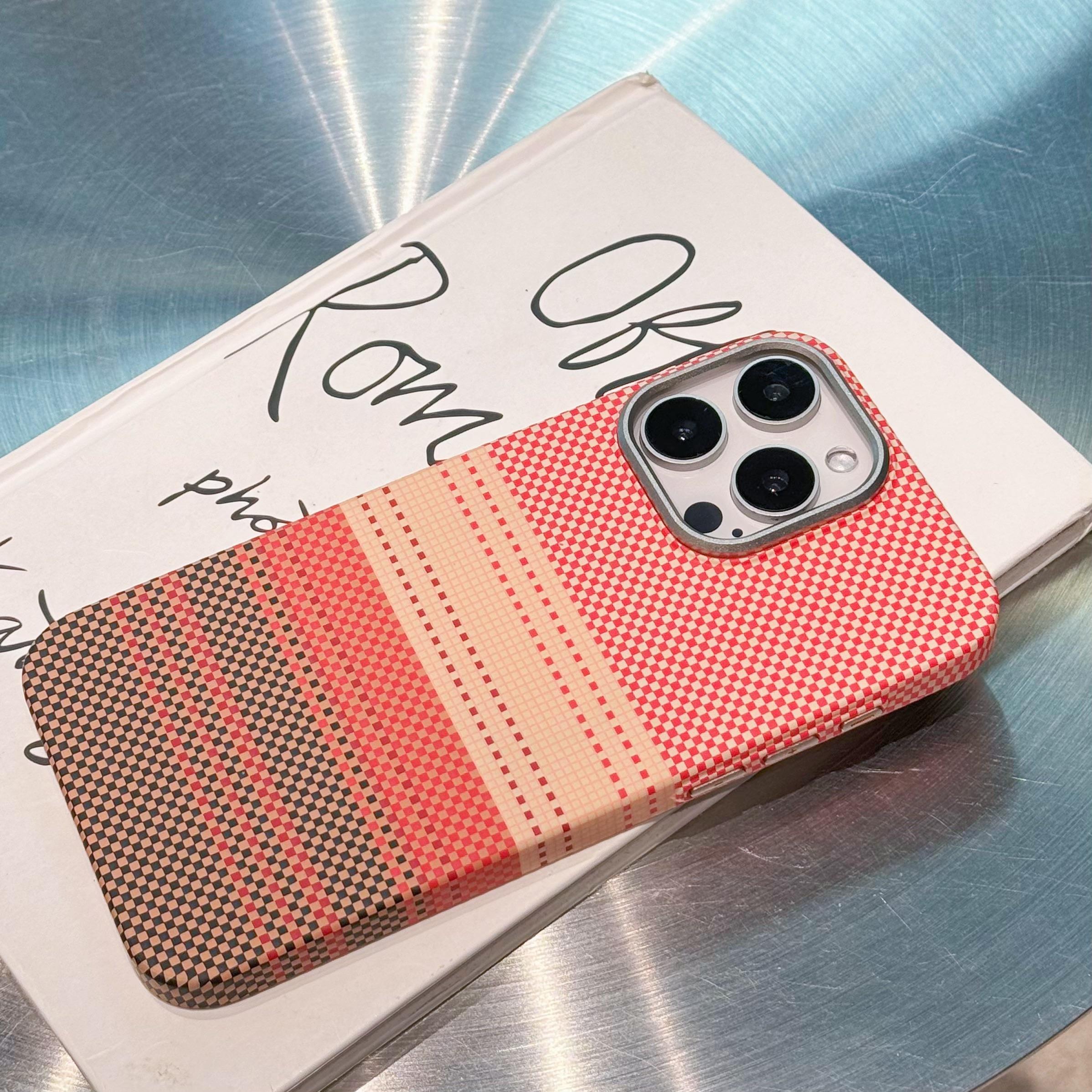 Fashion Carbon Fiber Textured Phone Case for iPhone 13 14 15 16 Pro Max 16 Plus Ultra Thin PC Frosted Magnetic Shockproof Cover