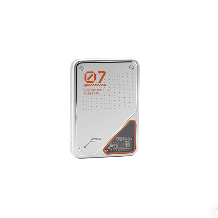 Magnetic wireless charging treasure (transparent cyberwind) capacity: nominal 5000mAh (actual effective capacity is about 3000-3