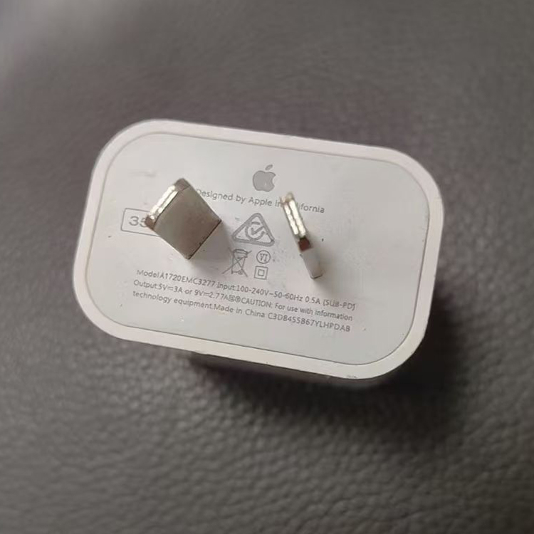 Apple-like A1720 PD fast charging charger (optional plug of American standard), Type-C interface, supporting 18W20W PD fast char