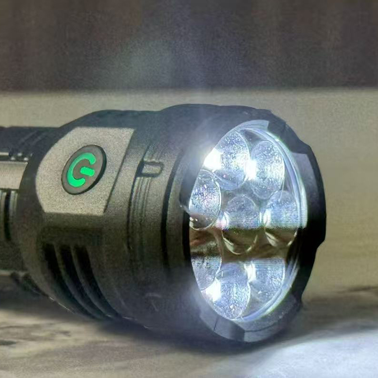 High-power multi-bead strong light flashlight, usually made of ABS aluminum alloy, supports Type-C charging and multi-gear dimmi