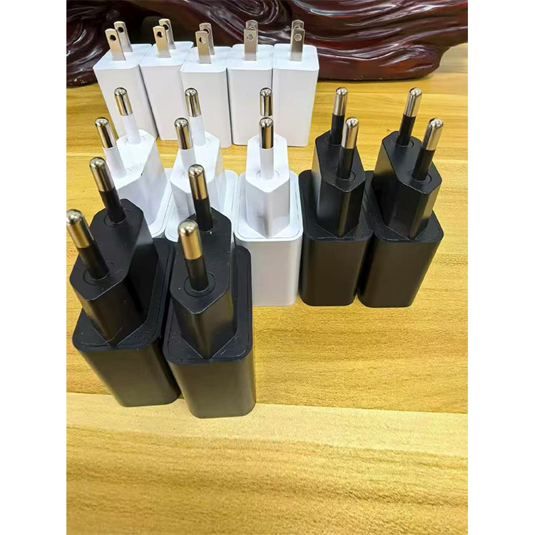 5V2A(10W) universal USB charger, including Chinese standard, American standard, European standard and other plug specifications.