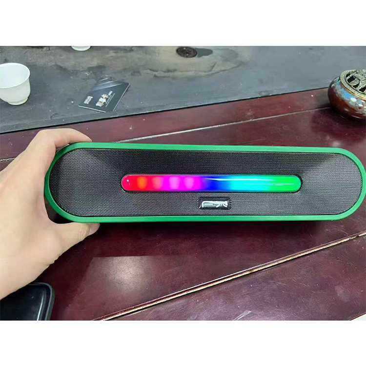 E-sports style RGB long Bluetooth speaker, with colorful streamer effect, multi-source input (AUXUSBTF card Bluetooth), focusing